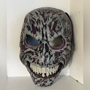 Spirit Halloween Anti Motion Creepy‎ Skull Mask